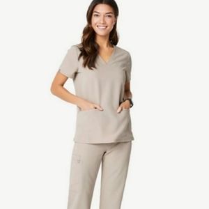 FIGS Casma 3-Pocket Scrub Top XS